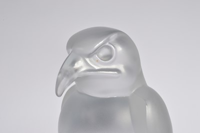 Lot 1 - A modern Servres glass model of a falcon