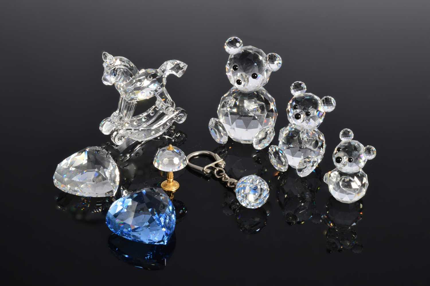 Lot 5 - A collection of eight Swarovski items