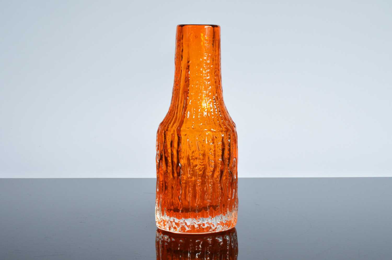 Lot 12 - A late 1960s Whitefriars Glass "Mallet" vase designed by Geoffrey Baxter