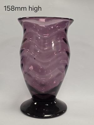 Lot 22 - A collection of glass