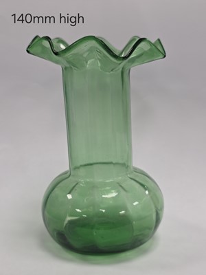 Lot 22 - A collection of glass