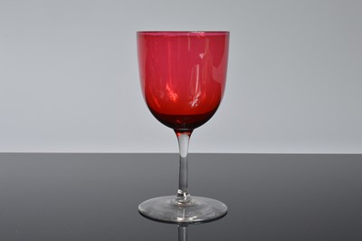 Lot 30 - An Edwardian period cranberry glass vase and six glasses