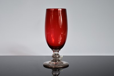 Lot 30 - An Edwardian period cranberry glass vase and six glasses