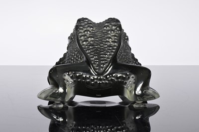 Lot 32 - A modern Lalique glass model of a toad