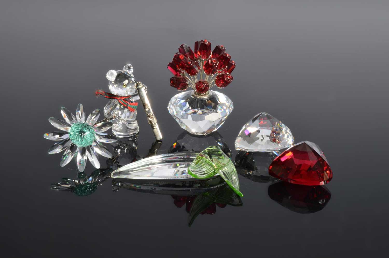 Lot 70 - Six Assorted Swarovski items