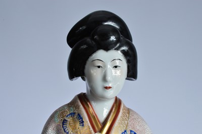 Lot 88 - A c1920s nice large Japanese porcelain figure of a Geisha