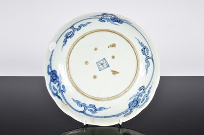 Lot 93 - An early 20th century Japanese porcelain dish