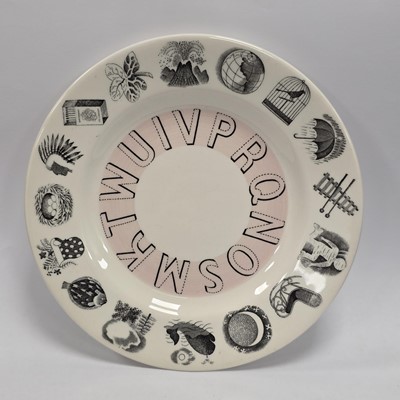 Lot 188 - Nine pieces of Wedgwood pottery designed Eric Ravilious