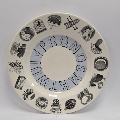 Lot 188 - Nine pieces of Wedgwood pottery designed Eric Ravilious