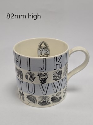 Lot 188 - Nine pieces of Wedgwood pottery designed Eric Ravilious