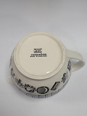 Lot 188 - Nine pieces of Wedgwood pottery designed Eric Ravilious