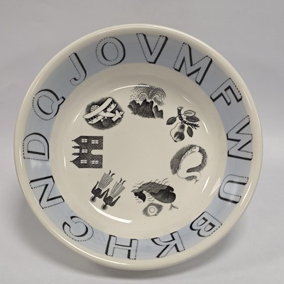 Lot 188 - Nine pieces of Wedgwood pottery designed Eric Ravilious