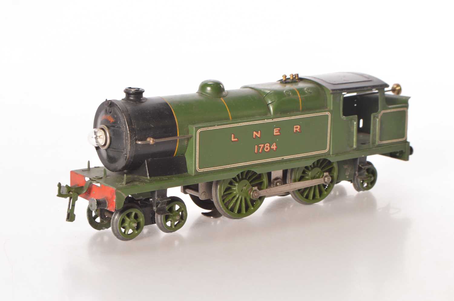 Lot 18 - Hornby 0 Gauge E220 Tank Loco LNER late matt green