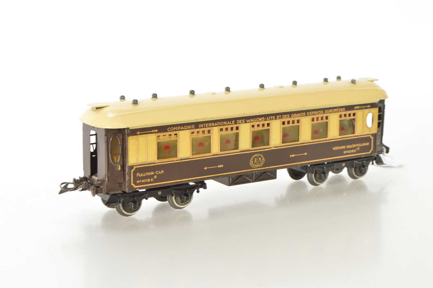 Lot 30 - French Hornby 0 Gauge Wagon lits Grand European Express Brown and Cream Golden Arrow Pullman