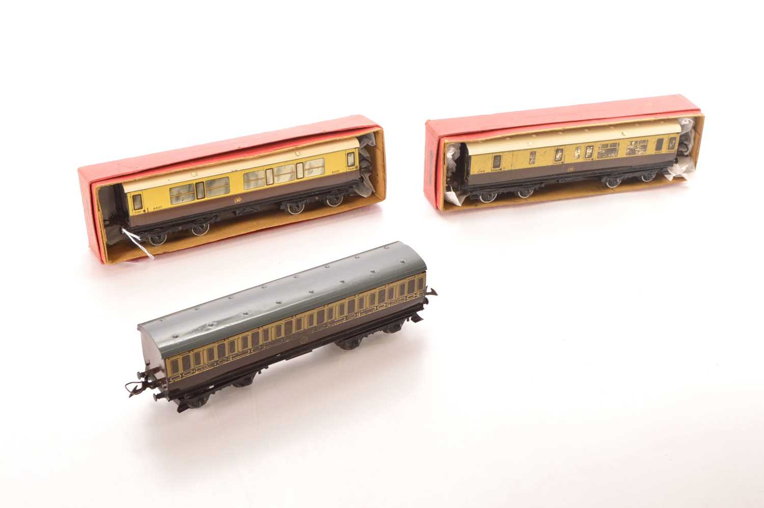 Lot 55 - Hornby 0 Gauge group of GWR coaches (3)