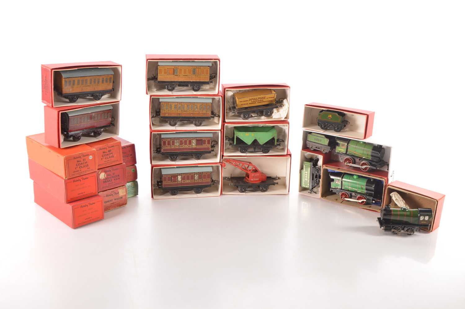 Lot 62 - Hornby 0 Gauge mixed group of Locomotives and rolling stock (21)