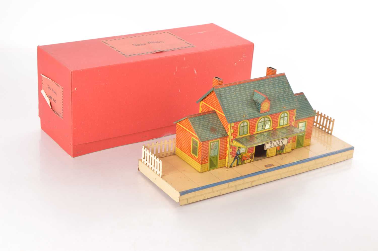 Lot 72 - French Hornby 0 Gauge No.3 Station