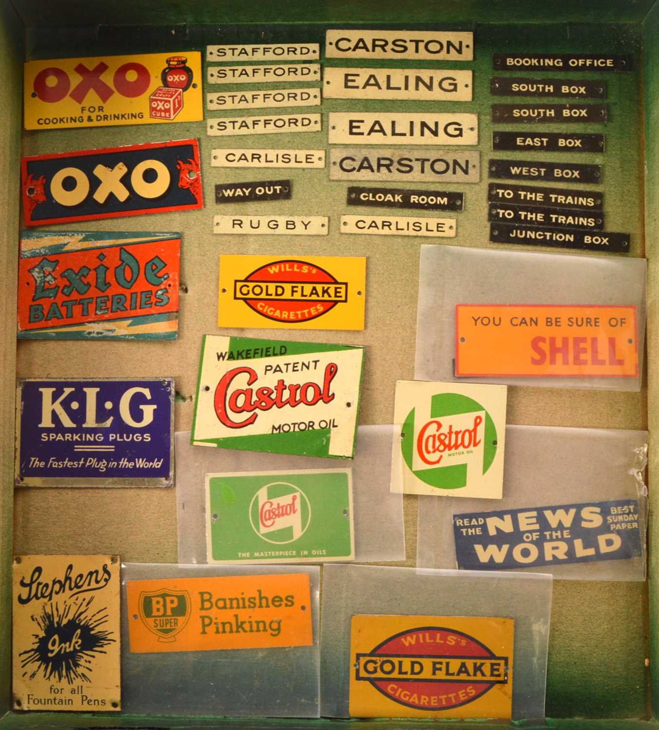Lot 81 - Bassett-Lowke O Gauge/Gauge 1 Tin Adverts and Station names and Signs (34)