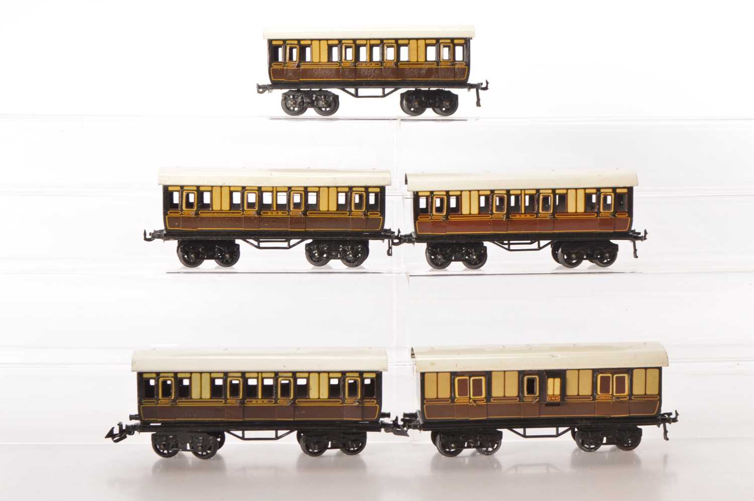 Lot 94 - Bing 0 Gauge group of GWR Shortie coaches (5)