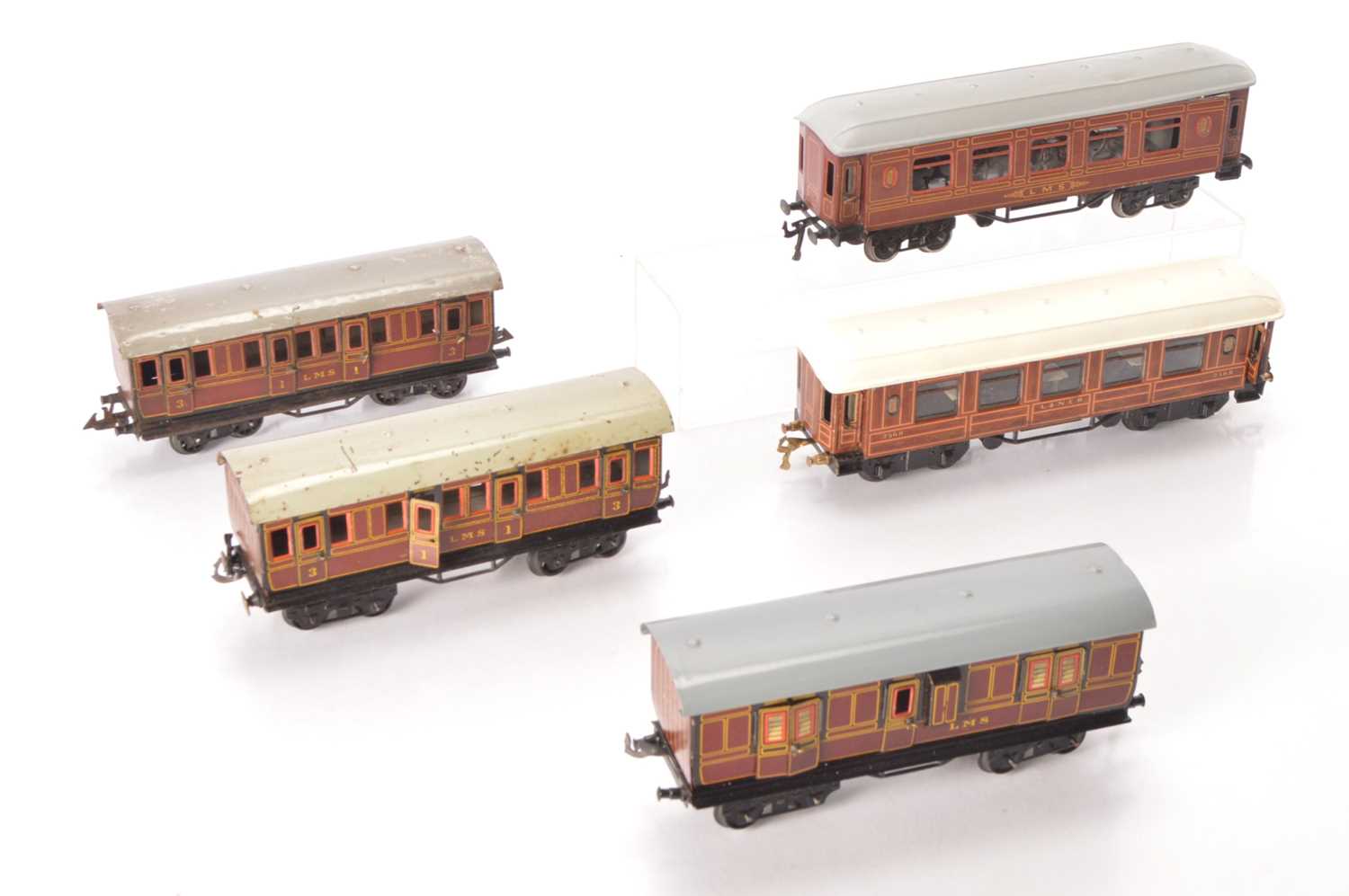 Lot 95 - Bing 0 Gauge group of LMS Shortie and Saloon coaches (5)
