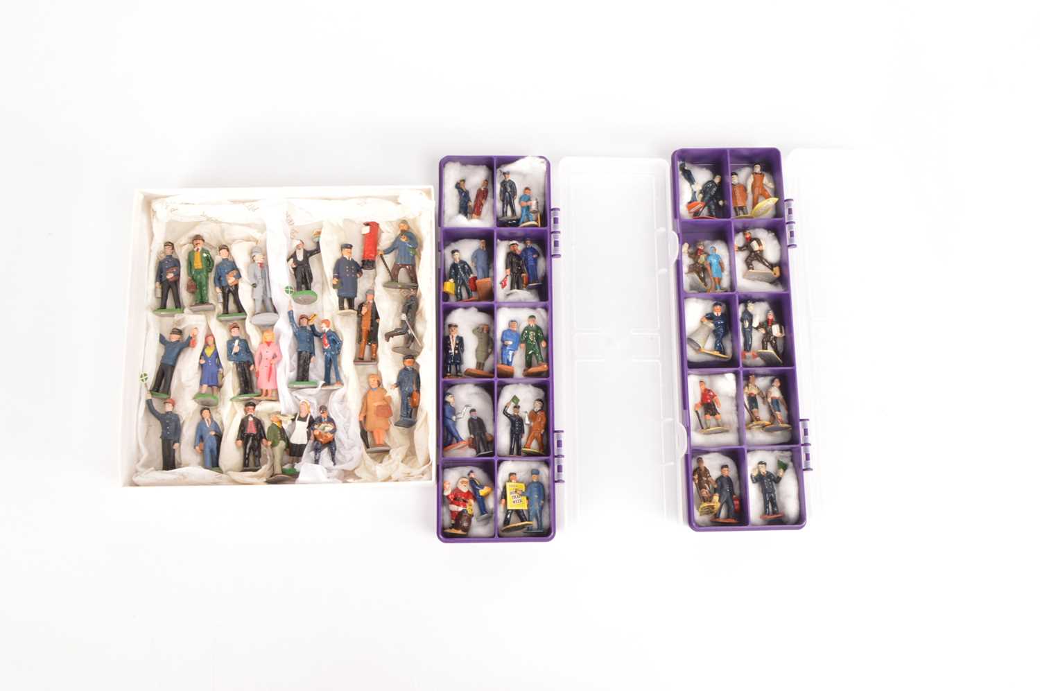 Lot 103 - Hornby/Britains and other manufacturers Gauge 0 and 1 Railways and Passenger figures (61)