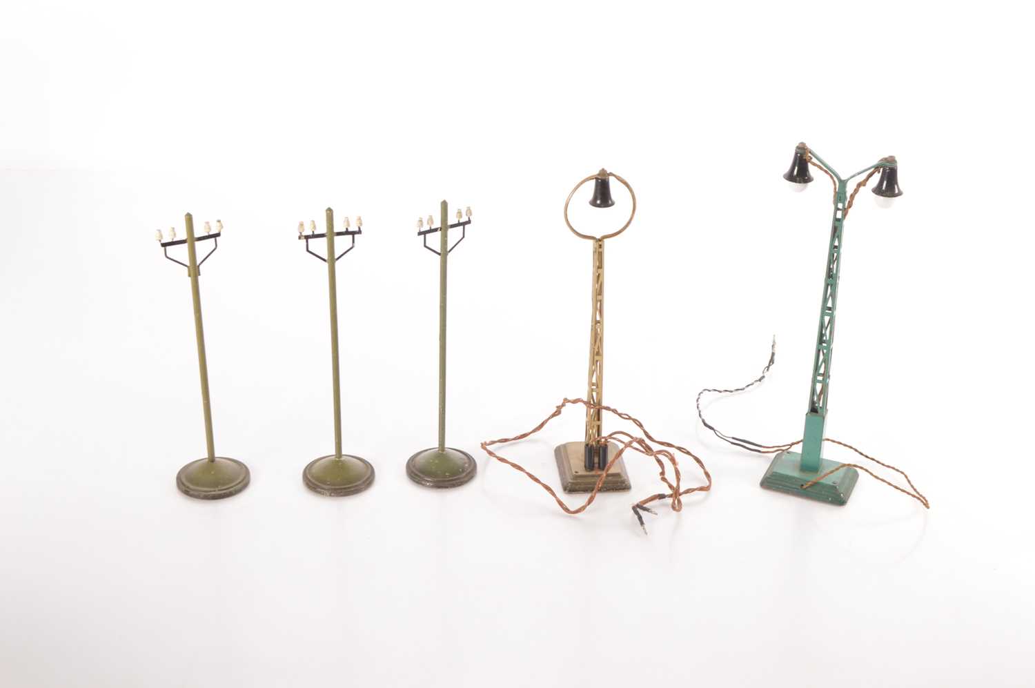Lot 110 - Marklin 0 Gauge and larger Railway accessories (5)