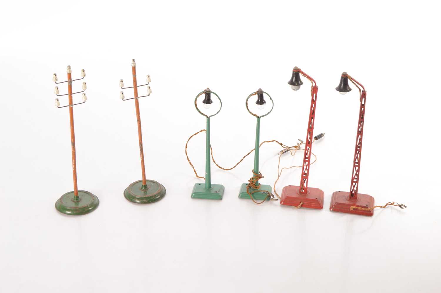 Lot 111 - Marklin 0 Gauge Railway accessories (5)
