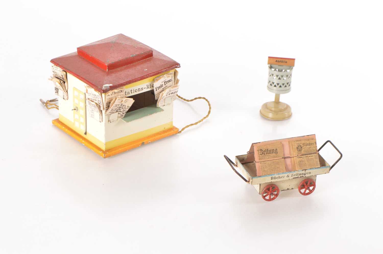 Lot 129 - Marklin Railway accessories (3)