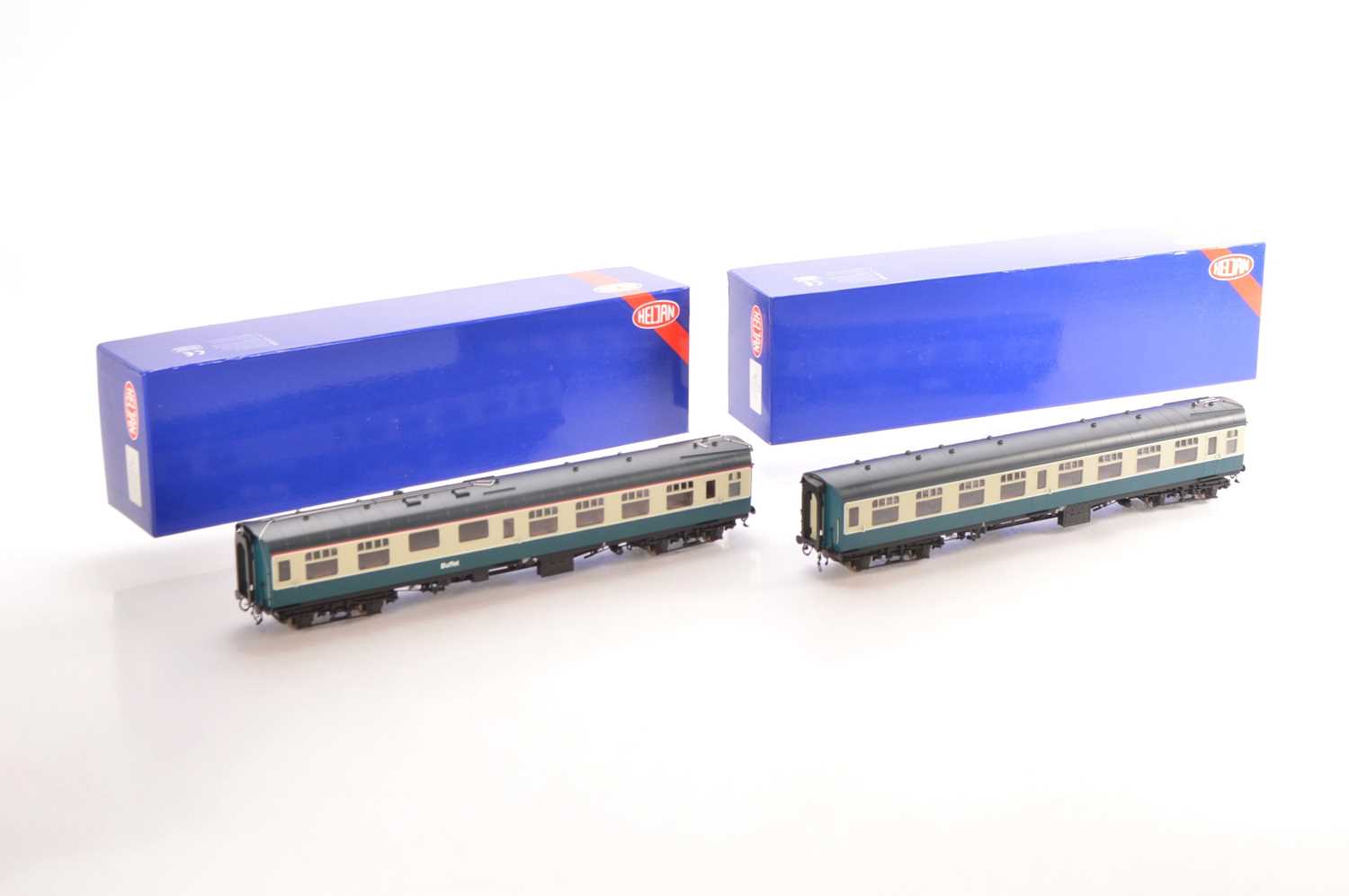 Lot 146 - Heljan 0 Gauge Modern issue pair of MK1 blue /grey Passenger coaches (2)