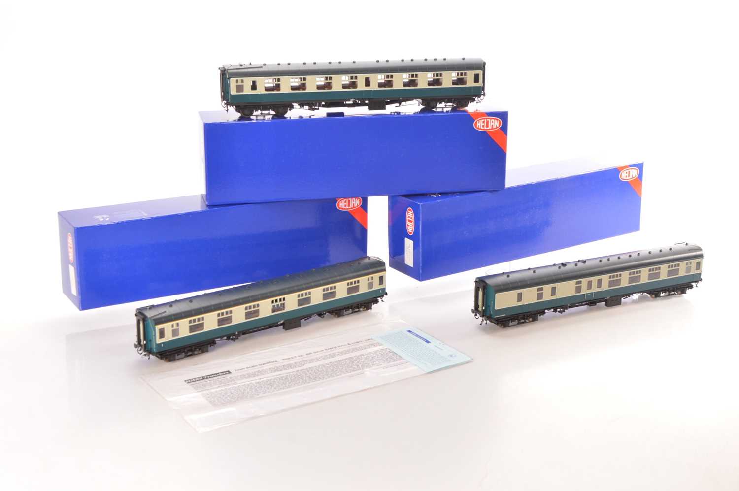 Lot 147 - Heljan 0 Gauge Modern issue Trio of MK1 blue /grey Passenger coaches (3)