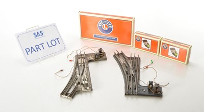 Lot 168 - Lionel 0 Gauge modern issue 3-rail tinplate Straight track and accessories (128)