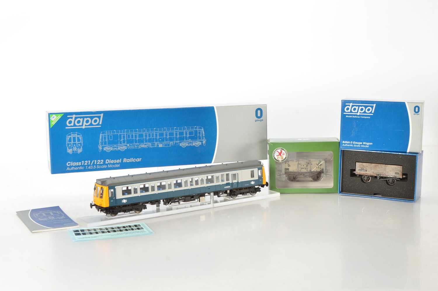 Lot 170 - Dapol 0 Gauge modern issue Ref:7D-009*003class 121 BR blue grey class 121 diesel railcar and good rolling stock (3)