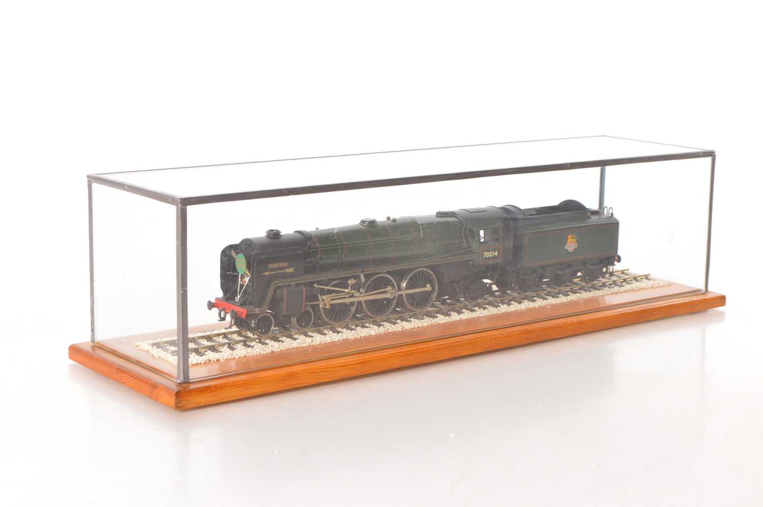 Lot 186 - Kitbuilt 0 Gauge 4-6-2 Loco & Tender BR standard class 7 lined green Britannia class 'Iron Duke' No.70014