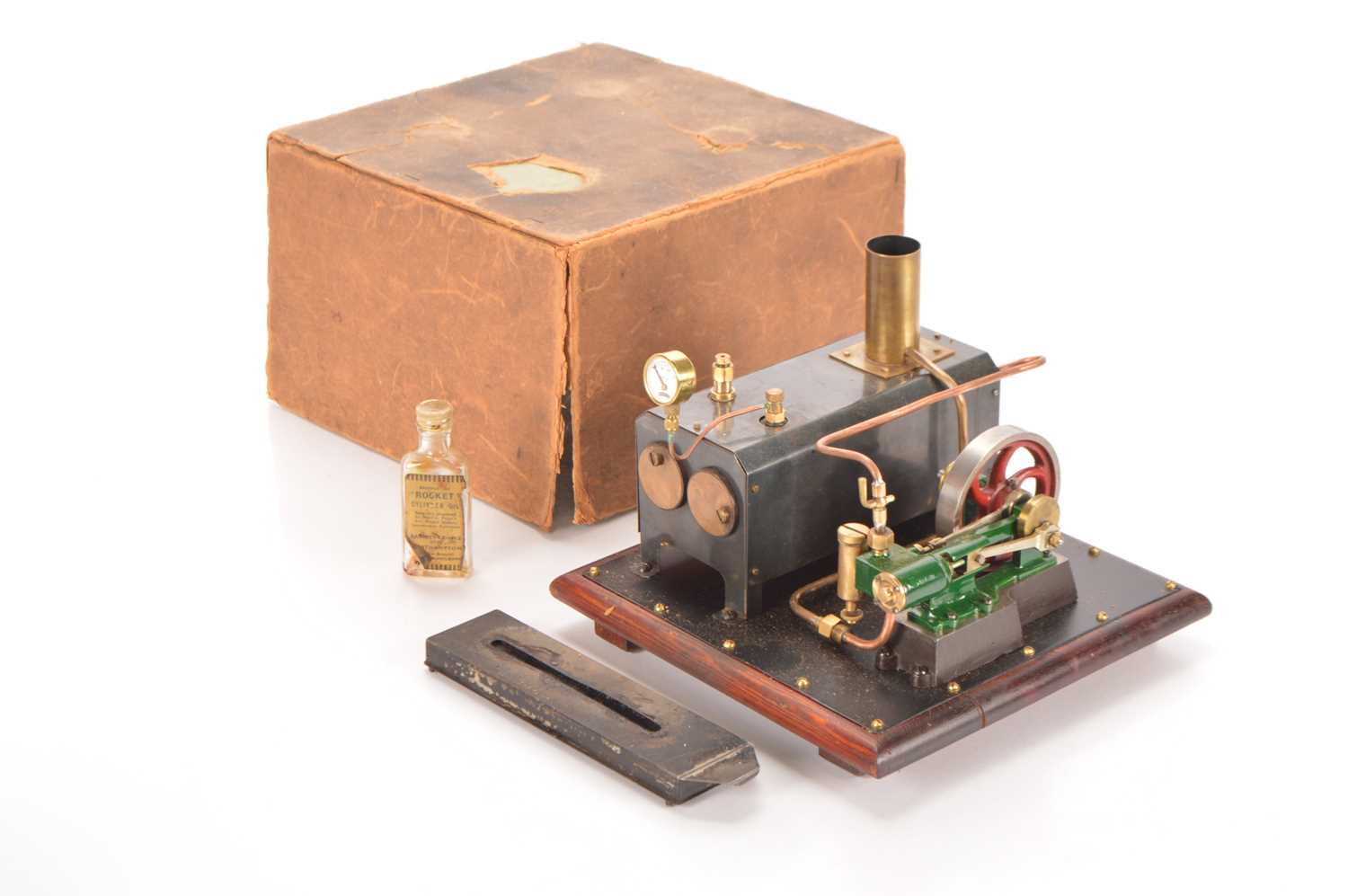Lot 522 - An original Bassett-Lowke 880/1 single-cylinder horizontal Stationary Engine and Boiler
