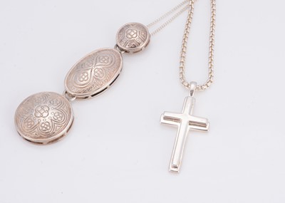 Lot 2 - A contemporary silver imported Celtic pendant