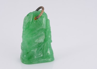 Lot 11 - A Chinese jadeite jade carved pendant