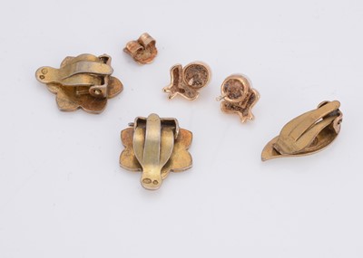Lot 14 - A pair of 9ct gold cultured pearl stud earrings