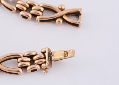 Lot 18 - A 15ct gold fancy link bracelet