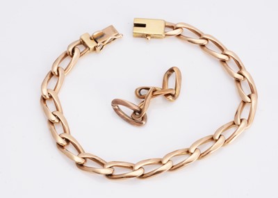 Lot 20 - A 9ct gold flattened curb link bracelet