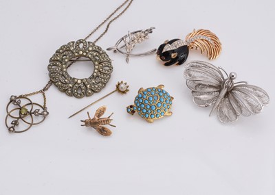 Lot 31 - A filigree butterfly brooch