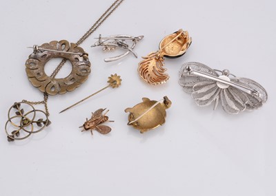 Lot 31 - A filigree butterfly brooch