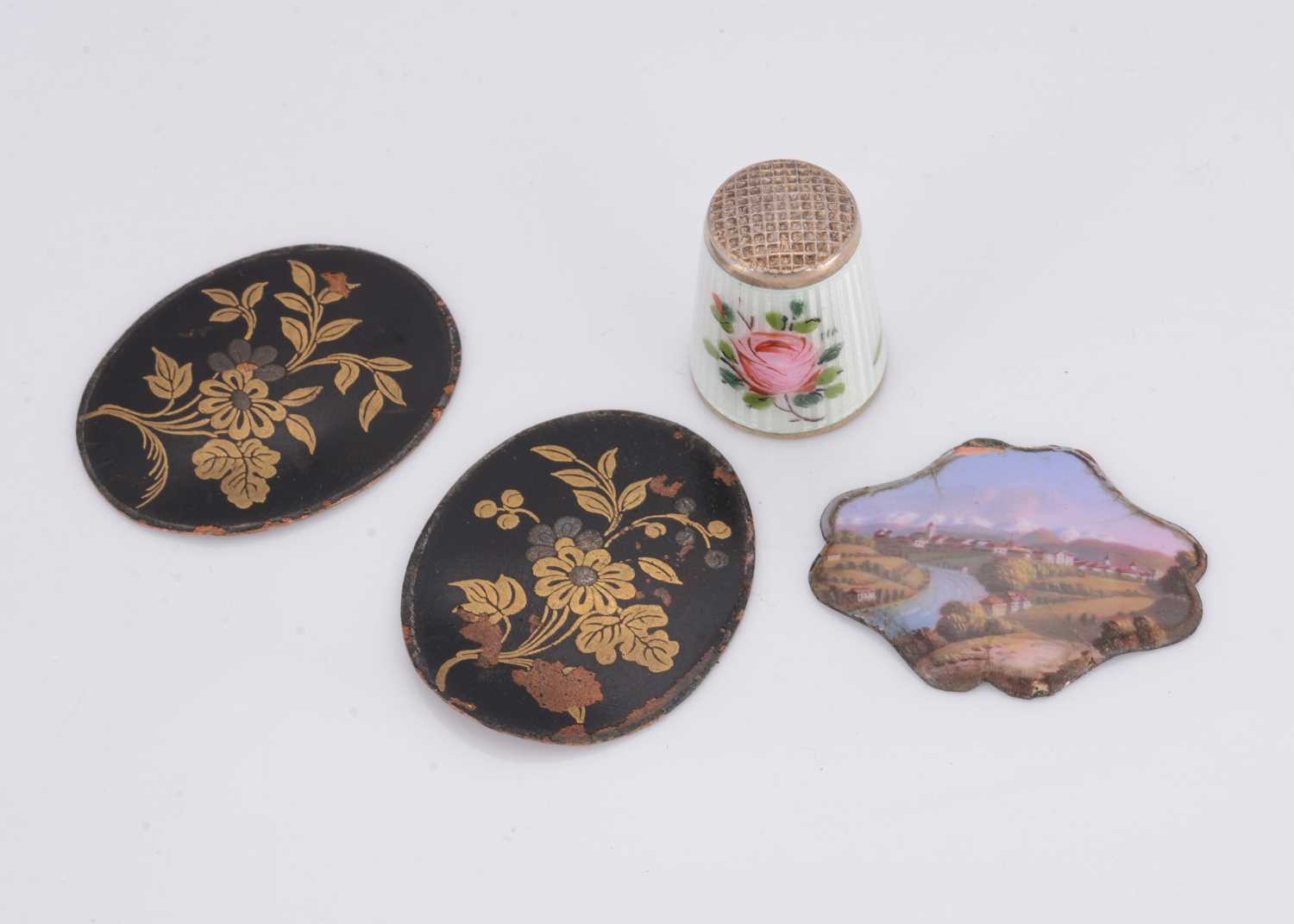 Lot 35 - A David Andersen silver and enamel thimble