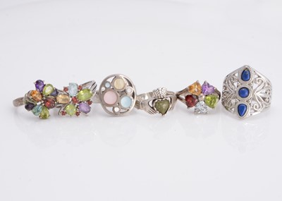 Lot 47 - A collection of five silver rings