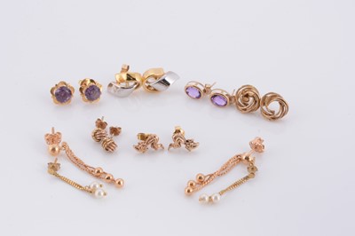 Lot 73 - A collection of 9ct gold and yellow metal earrings