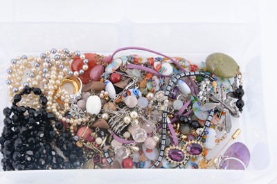 Lot 74 - A collection of silver and costume jewellery