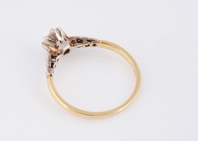 Lot 85 - An 18ct gold and platinum set diamond solitaire
