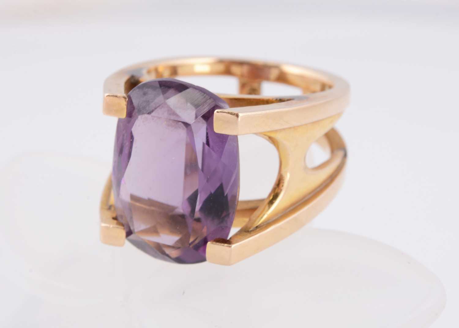 Lot 87 - A large 18ct gold amethyst dress ring