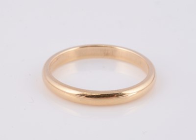 Lot 94 - A 9ct gold wedding band