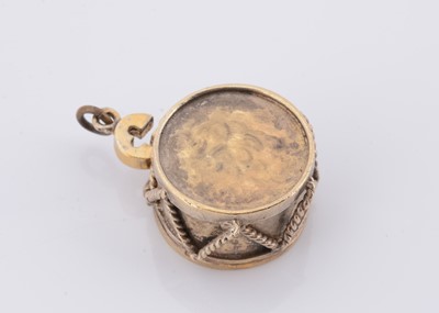 Lot 113 - A Fred of Paris Gaeta de Percin drum charm
