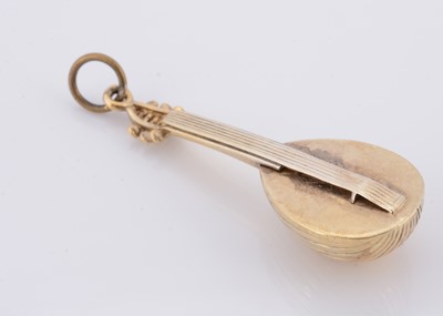 Lot 115 - A Fred of Paris Gaetan de Percin mandolin charm